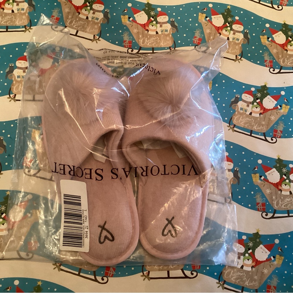 Victoria’s Secret Pom Pom Slippers